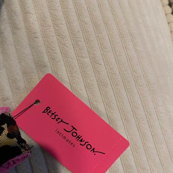 Vintage Betsey Johnson Pink Animal print Bra and matching thong set NWT SEXY - Picture 8 of 9